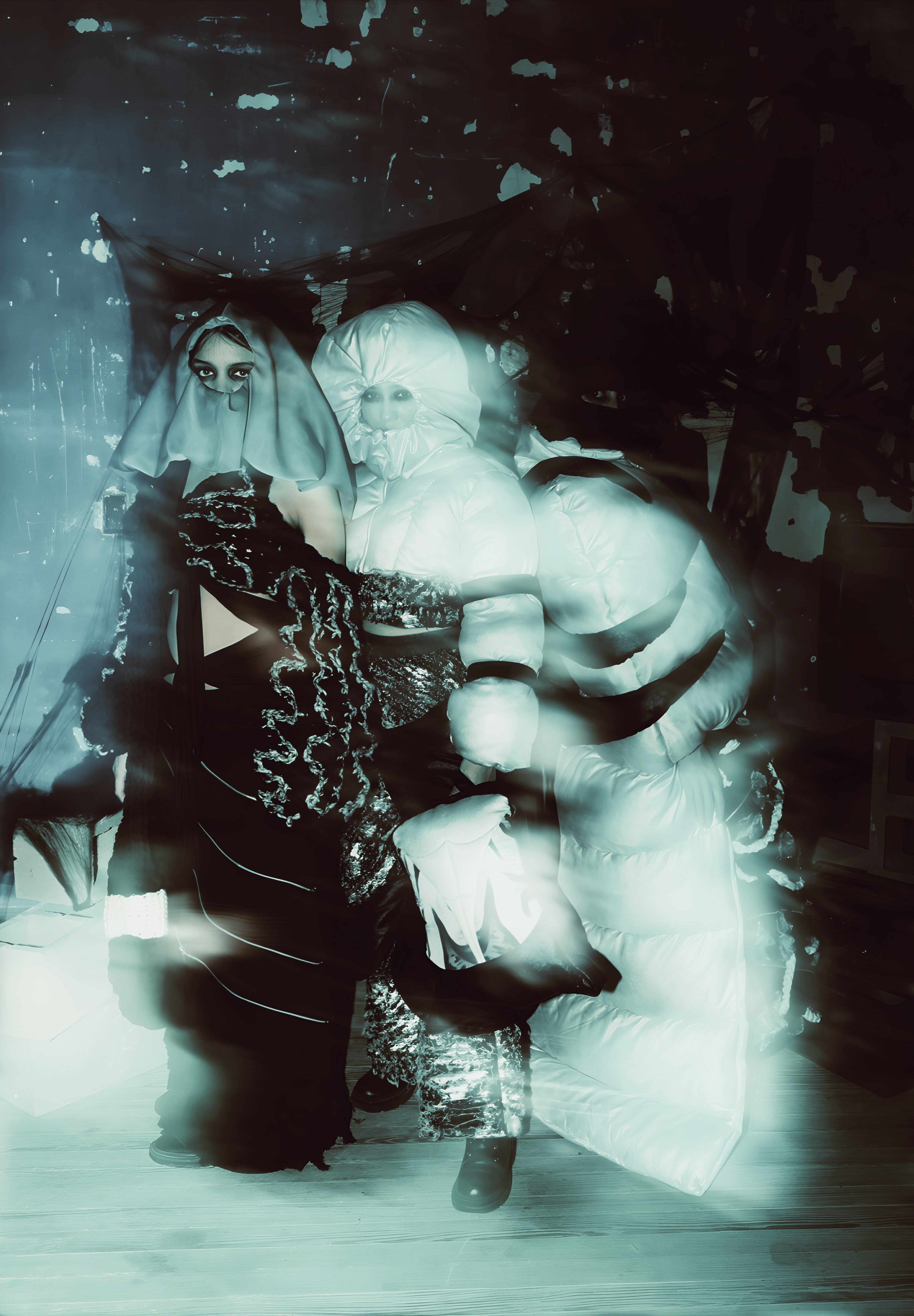 Crystal Cage · IMG.01