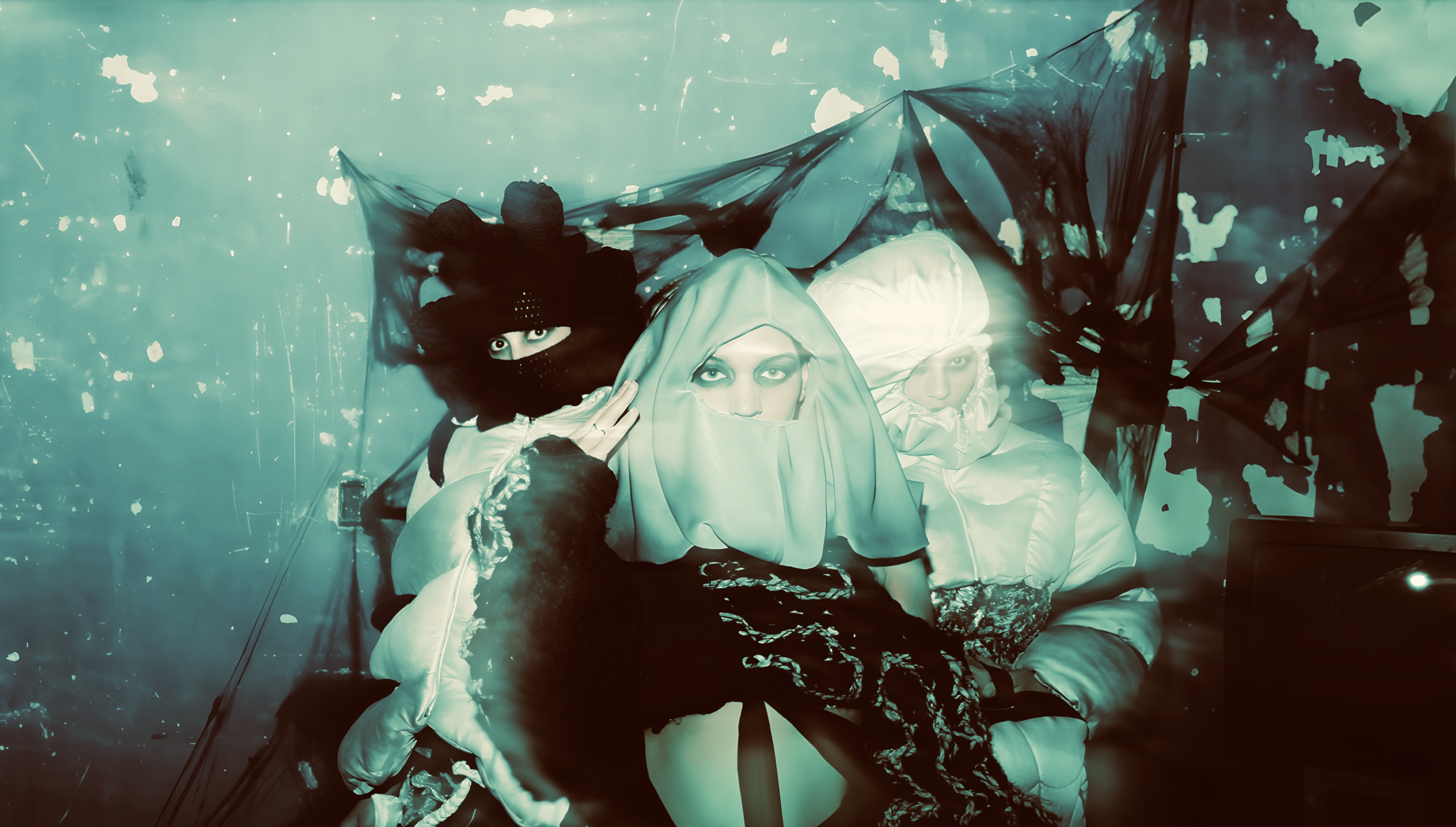 Crystal Cage · IMG.08